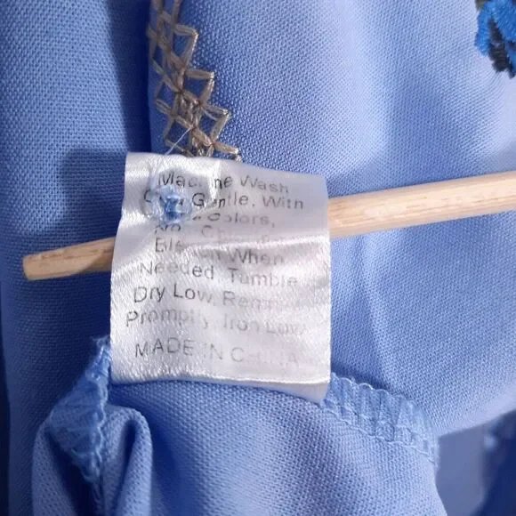 Women's Floral Embroidered Tunic Top Size Small Pleated CottageCore Blue - Picture 13 of 16